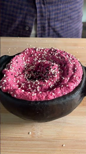 Hummus barbabietola irresistibile con pane croccante! Prova subito la ricetta!