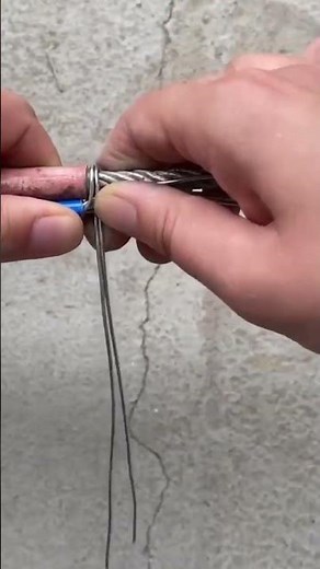 This is a tutorial on how to install cables properly and correctly, as demonstrated by an expert.