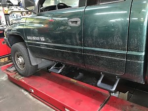 Installing The Bully Brand Side Steps On A 1994-2002 Doge Ram Trucks