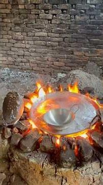 Amazing cooking pans are being made by melting iron