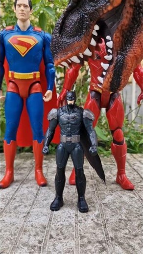 Superman And The Flash Trun Big And Batman Fails to Transfrom #marveltoys #spiderman
