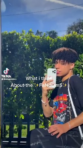 What I think about the fandoms!! Ib:: @..charlix.xcookies2 ⏰: 1:14 PM tags::#larrayeeee #LaRaYeEeE🌸 #charli👅 #FUCKRAPE🌸 @addis.xchars @multii..grou