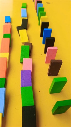 1 to 100 domines filling 🤩🫠😴🤩🥴💯 #dominoart #marblerun #dominoes #satisfying #games #toys #viral #fyp