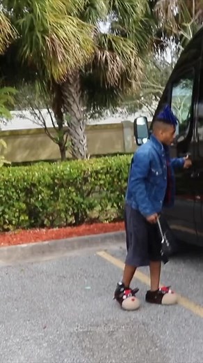 6.4K views · 492 reactions | The helping hand challenge. #xxxtentacion #tentacion #jahseh #onfroy #foryou #fyp #viral #x #thehelpinghandchallenge | XxxT Lover | Facebook