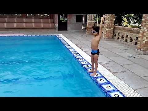 6 yr kid Crossed full Pool Underwater | unbelievable underwater swimming