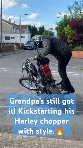 🔥 Old-school power! Harley Davidson chopper kickstart like a beast 💥