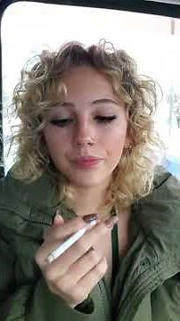 Amazing blonde smoking 120s