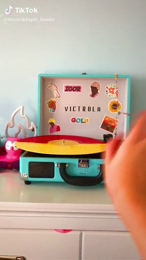 Easy Steps to Turn On Your Record Player