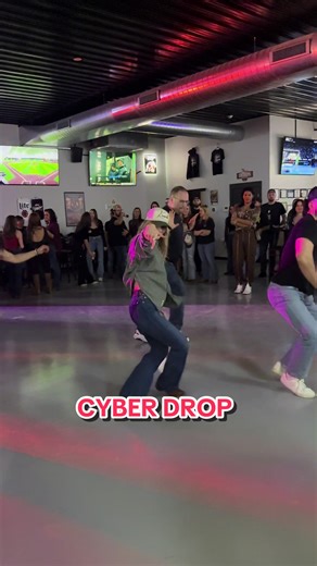 Had so much fun at the Linedance Takeover event hosted by the amazing @Killin’ It With Kristi 🫶🏼 💃: CYBER DROP Choreographed by: Fred Whitehouse & Shane McKeever 🎵: Drop it to the Floor By: Fletcher Kirkman feat. Nuz Ngatai 📍 Papa Magoo’s, Shorewood, IL 📸: @Vika