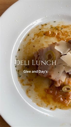 Glee and Day's ( グリーアンドデイズ ) | . Glee and Day'sが贈る季節のデリランチ 今月のテーマ【 カジュアルに楽しむ 】🍽️ 【前菜デリプレート】 洋風惣菜が4種類ワンプレートでお出しする 前菜デリプレートは、季節野菜や大豆そして 自家製グリークヨーグルトを使用した腸活メニューです 【選べるメイン】... | Instagram