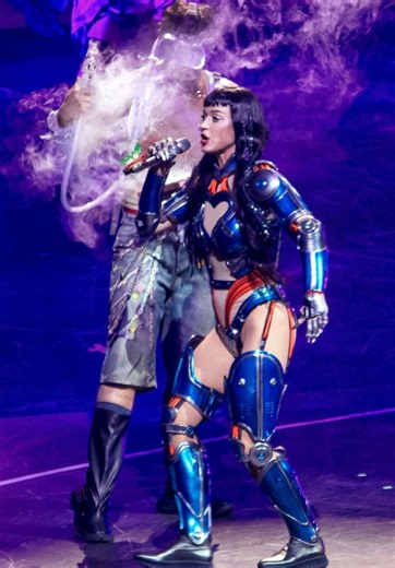 Katy Perry’s Lifetimes Tour Electrifies Monterrey • CelebMafia