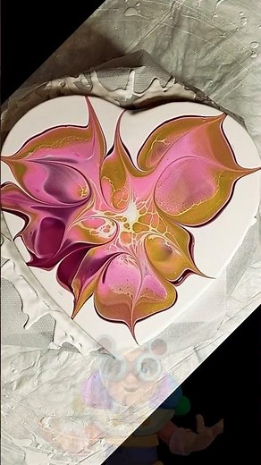 5 Essential Tips for Creating Gorgeous Paint Pouring Masterpieces