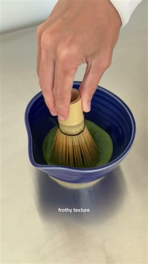 how to whisk matcha powder #matcha #matchatutorial