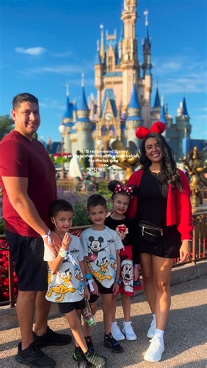 Tess 🎀 Seasonal Home & Table Styling for Gatherings & Holidays on Instagram: "This would not have been possible without my sweet MIL gifting us Disney gift cards since our babies were born 🥹💖 Our kids are 5, 5, and 6, and they did absolutely amazing — true little troopers 👏✨ Disney is expensive, so being able to do this trip on gift cards has been such a blessing for our family 🤍 We also went to Mickey’s Very Merry Christmas Party 🎄🎅, which