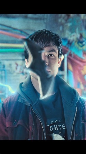 Why Quicksilver Don't have lightning like Flash?