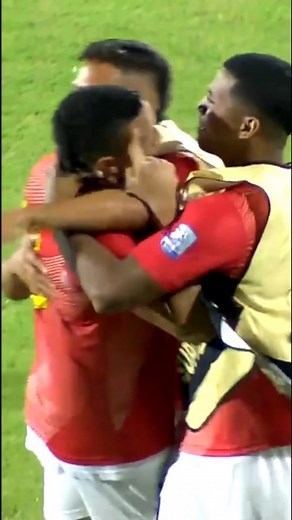 ¡Con 3 golazos, Barranquilla FC derrotó 3-2 a Llaneros FC en la fecha 7 de #ELTORNEOxWIN y logró ingresar al grupo de los ocho, además de quitarle el invicto al conjunto 'Blanco y negro! 🔴🔥 ⚽ Los goles del local fueron por medio de Stiwart Acuña, Jhon Cortez y Carlos Copete. En el visitante anotó, Carlos Angulo y Néider Ospina. | Win Sports