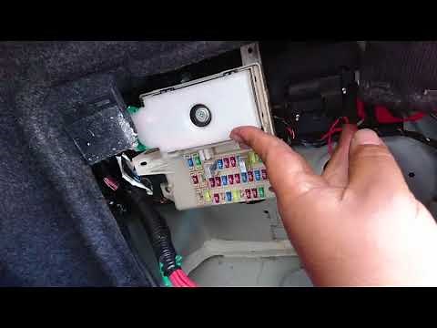 Cadillac 2009 CTS fuel pump relay location