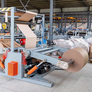 [Hot Item] Automatic Self-Adhesive Honeycomb Kraft Paper Padded Bubble Express Courier Mailer Bag Envelope Making Machine UPS DHL TNT