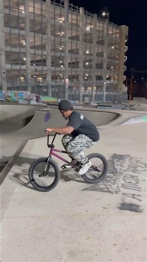 Casey BMX PRO RIDER doing 180 Tailwhip 🤟🏻😎 #bmx #bmxtricks #bmxriding #bmxlife #viral #fyp #fypシ