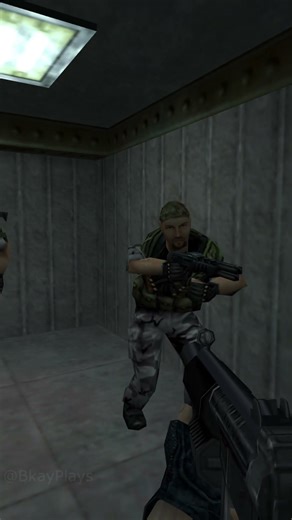 Same team? Right? 😰😰 #halflife #nostalgia #gaming #memes #npc #retro #shorts #halflifegameplay