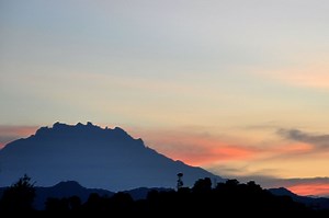 Mt Kinabalu received its first climbers since the Sabah Quake | Coconuts