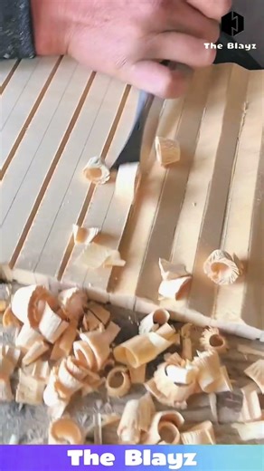Skilled Wood Cutting Using Small Hand Tool | Perfect Long Pattern Design