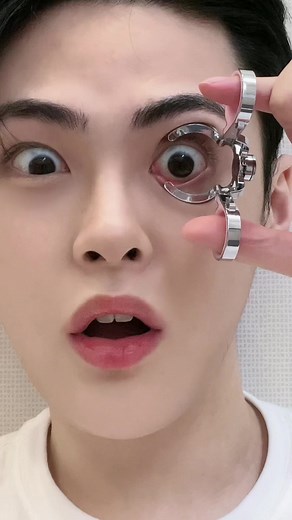렌즈 쉽게 껴주는 도구 소개
