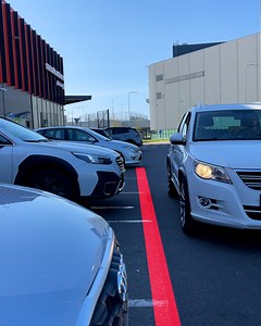 77K views · 174 reactions | 90% of drivers don't know these parking tricks | Creative Panda | Facebook