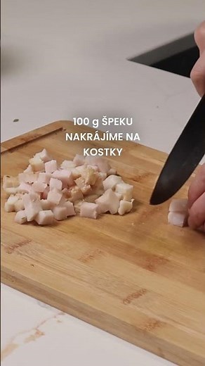 Strapačky se zelím často nahrazují bramborové knedlíky plněné uzeným masem #toprecepty #cooking