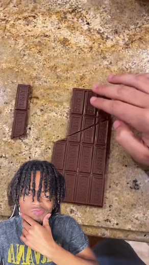 9.8K views · 134 reactions | How the Unlimited Chocolate Bar Hack Works #fyp #foryou #react #realorfake #LifeHack #greenscreenvideo | Clifton Dean | Facebook