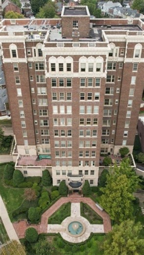 Sam Stone Realtor® on Instagram: "📍Cherokee Triangle 🛌 2 bed 🛁 3 bath 📐 2,425 sqft. 💰 $825K Listed with Bass & Bringardner Lenihan Sothebys International Realty Nestled within the prestigious Cherokee Triangle neighborhood, the historic Dartmouth building designed by renowned architects Joseph & Joseph offers a harmonious blend of timeless elegance and modern luxury. This meticulously reimagined residence features an open, light-filled floor plan that showcases a chef’s kitchen equipped wit