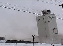 Botched 200'-tall building demolition video