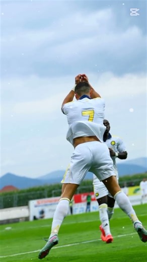 || Sanga Singai Gari Yako Tyo Bacha Nabhu Lnu Hai Nepali Short Of CR7 👑🐐❤️🇵🇹#goviral #suiii #edit ||