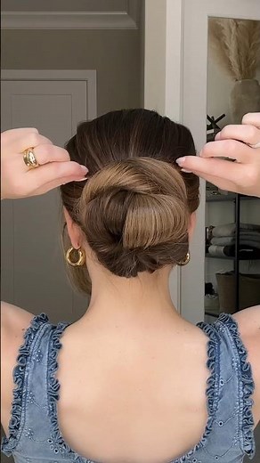 EASY & ELEGANT LOW BUN HAIR TUTORIAL