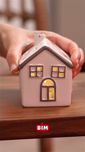 19 Aralık | Çam Ağaçlı Işıklı Seramik Ev, Işıklı Ev | BİM