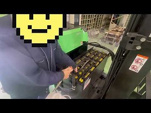 リーチリフトのバッテリー液補充