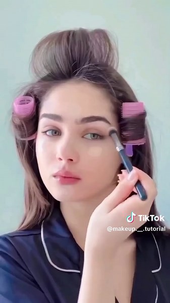 Everyday makeup tutorial 💕 #natural #eyemakeup #tutorial #trending #explorepage #exploremore #explore #look #fypシ゚viral #foryoupage #fypシ #fypage