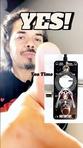 How to use a distortion pedal by Sondery #shorts