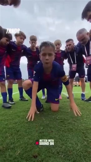 La Masia est le centre de formation de football du FC Barcelone, situé à Barcelone, en Espagne. Ce complexe sportif est dédié à la formation de jeunes footballeurs et est considéré comme l'un des meilleurs centres de formation de football au monde. La Masia a été créée en 1979 et a produit de nombreux joueurs talentueux, tels que Lionel Messi, Andrés Iniesta et Xavi Hernandez. Historique de La Masia La Masia était à l'origine une ferme catalane construite en 1702. Elle a été utilisée comme quart