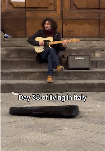 Day 38 of living in Italy and we walked to the city centre to take my daughter on the carousel only for her to fall asleep in her stroller on the way. lol. So, my husband and I sat at a restaurant in piazza Della Repubblica and had dinner in case she woke up. Spoiler alert she didn’t wake up so we went home lol. #livinginitaly #movingabroad #florenceitaly #firenze