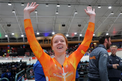 ⚡️𝙇𝘼 𝙍𝙀𝙄𝙉𝘼 𝘿𝙀𝙇 𝙆𝙄𝙇𝙊́𝙈𝙀𝙏𝙍𝙊 Hetty van de Wouw rompe el récord del mundo del kilómetro con 1:03.121 y se lleva el título mundial con 1.6 segundos de ventaja respecto a Burlakova. Qué salvajada. #ciclismo #trackcycling #cycling #vandewouw #deporte | Teledeporte