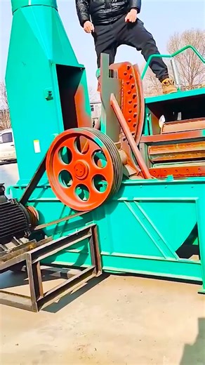 WA: +8615638451357 High-pressure jet chaff cutter, models available from 4.5 to 30 tons.