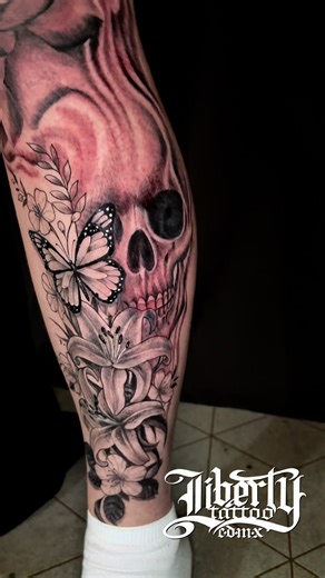 Flores y Calavera: Arte del Tatuaje en CDMX