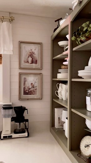 What do you think? I love how they turned out! 🍂🍂 #falldiy #fallingforfall #falldecor #falliscoming #ilovefallmostofall #antiquefarmhouse #bhghome #earthytones #etsyfinds #cottage #cottagecore #cozycottagefarmhouse | Shanna At Home