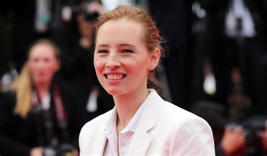 Isild Le Besco : comment sa soeur Maïwenn s’est reposée sur elle après sa rupture avec Luc Besson