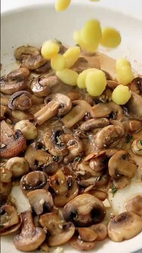 One Pan Creamy Mushroom Gnocchi 🍄
