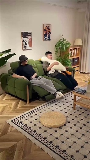 【知らないと損】電動で“ソファ⇄ベッド”自由変形…ワンルーム生活が劇的に快適になる裏ワザ #ソファベッド#電動ソファ#一人暮らし#ワンルーム#暮らしの裏ワザ#インテリア#省スペース家具#ミニマルライフ