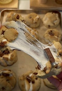 S'mores Chocolate Chip Cookies — Easy Summer Recipe