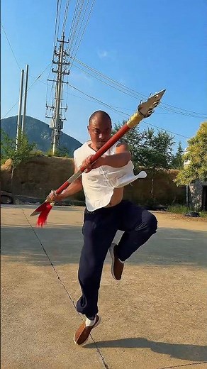 SHAOLIN MONK WEAPON ACTION - Spring and Autumn Broadsword Teaching #martialarts #sword