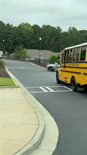Bus 3302 2018 Thomas C2 handicap ♿️ with the Cummins B6.7 engine (Remastered)